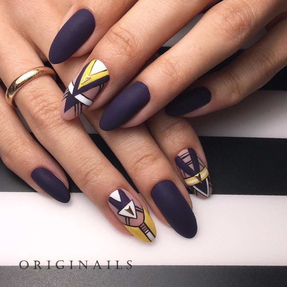 Геометрия на длинных ногтях