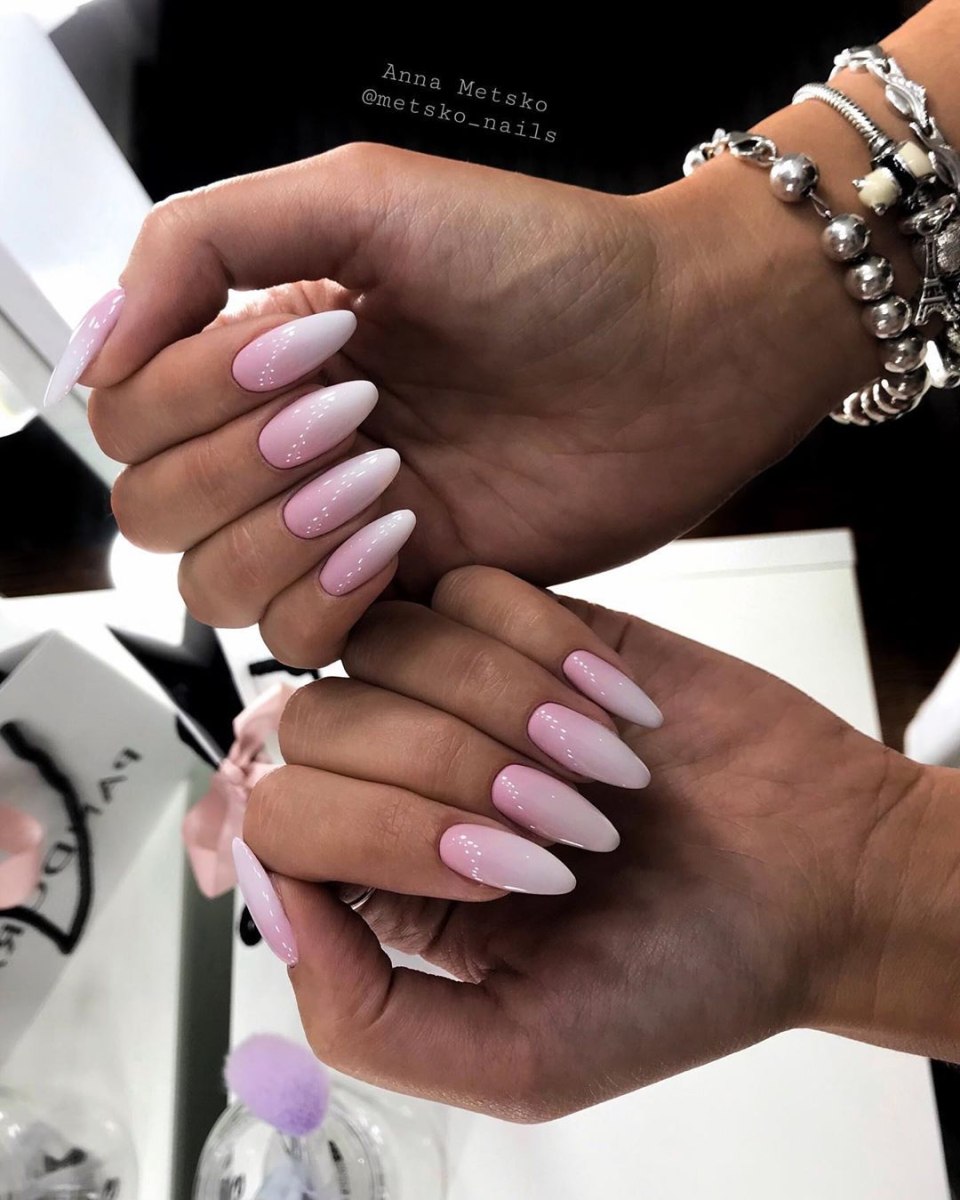 Однотонный маникюр на длинные ногти