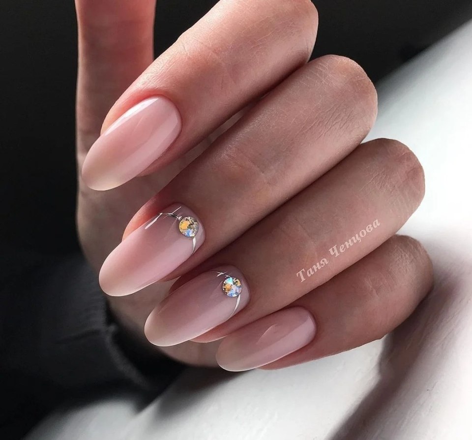 Нюдовые ногти