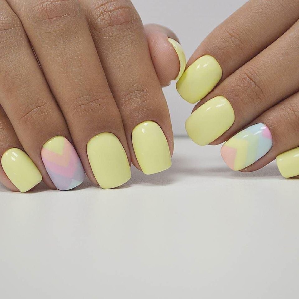 Жёлтый маникюр