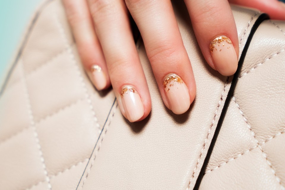 Бежевый маникюр