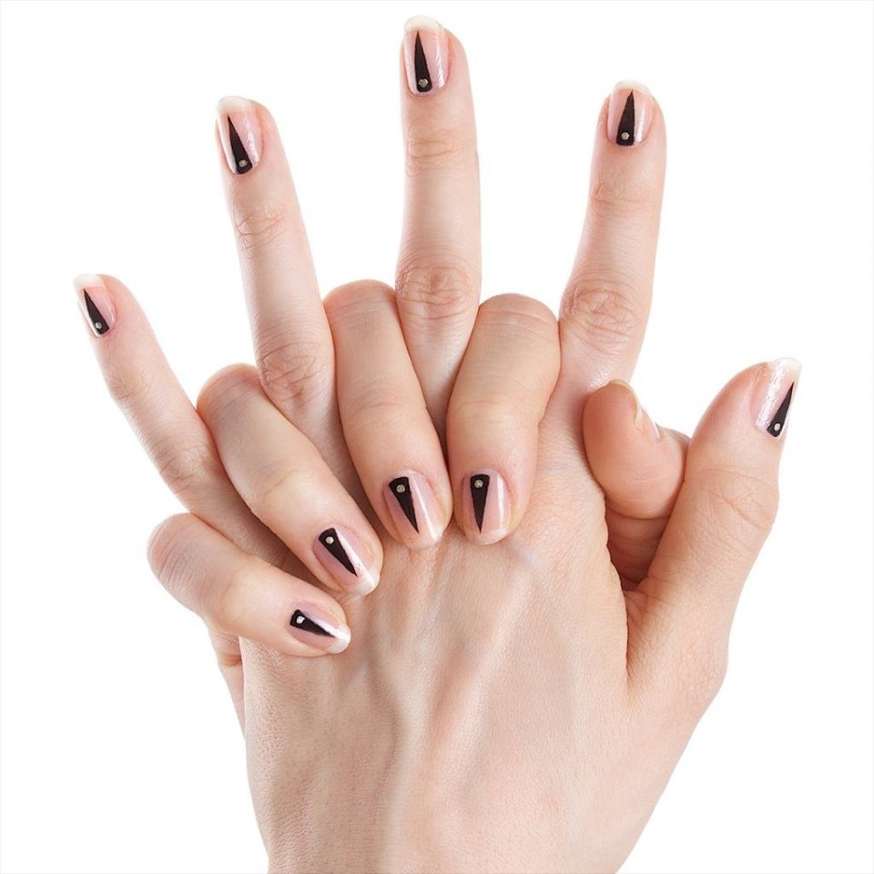 Маникюр на прозрачной основе