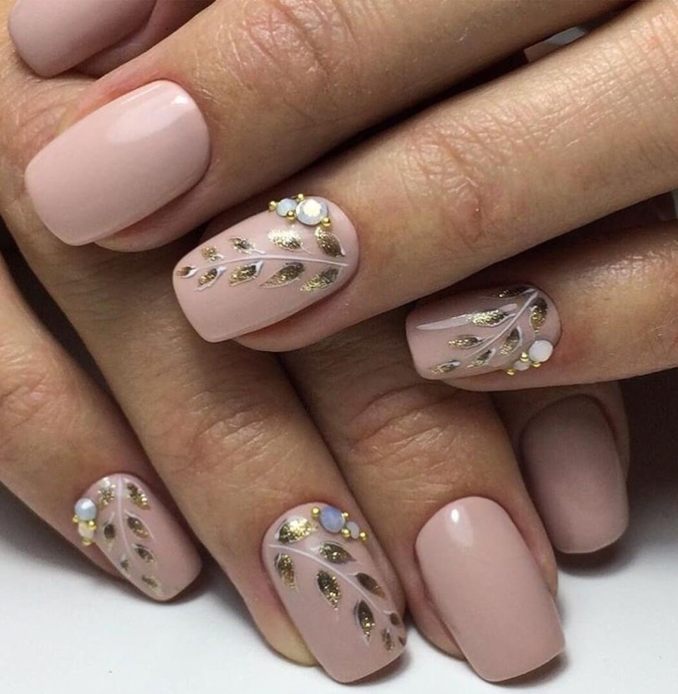 Нежный маникюр