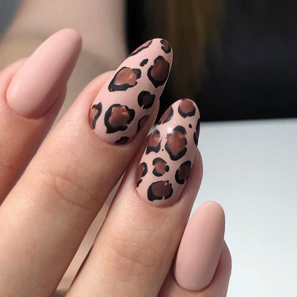 Маникюр леопард