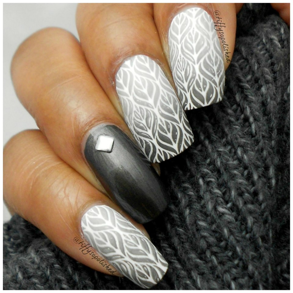Узор свитер на ногтях