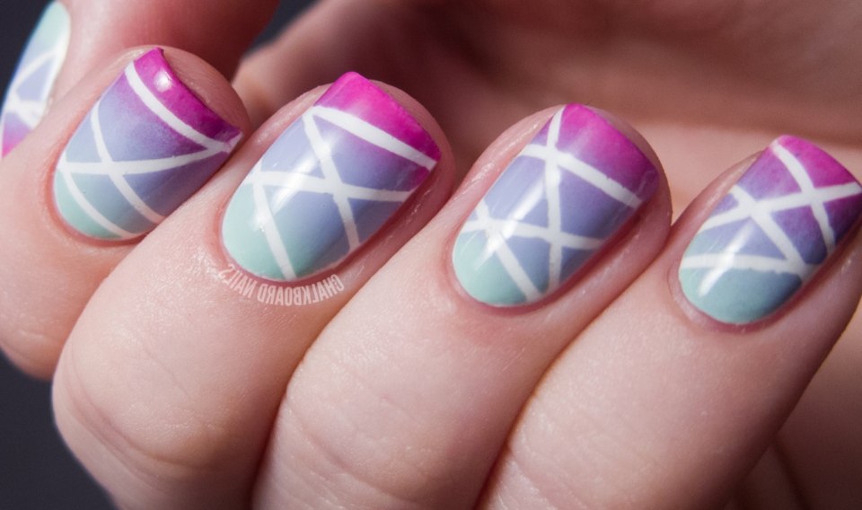 Полоска омбре на ногтях