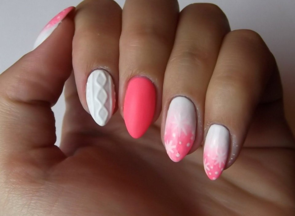 Маникюр градиент пудрой