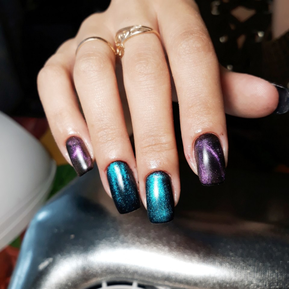 Шоколадный кошачий глаз маникюр