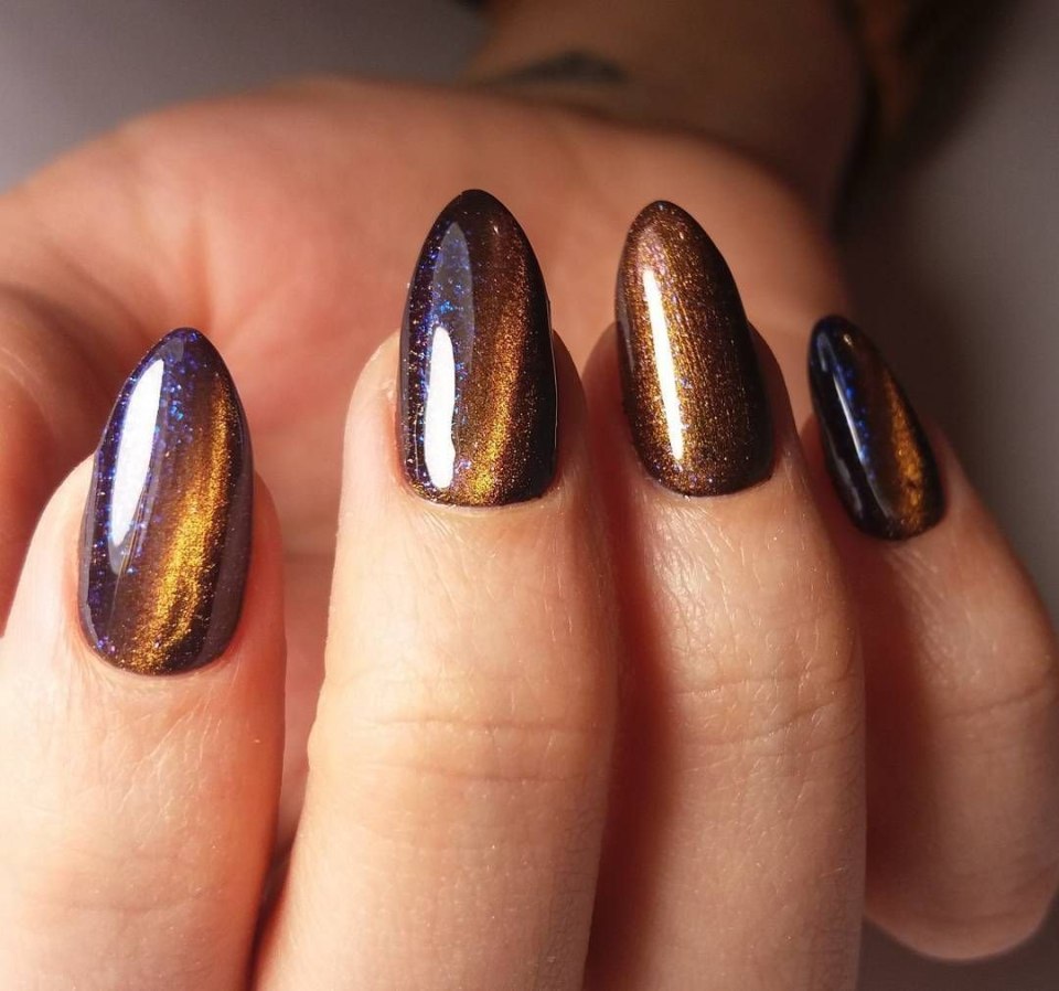 Маникюр кошачий глаз розовый