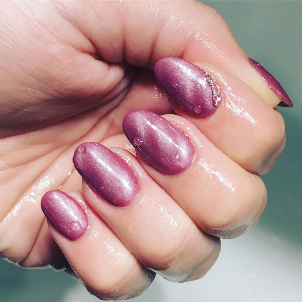 Маникюр кошачий глаз