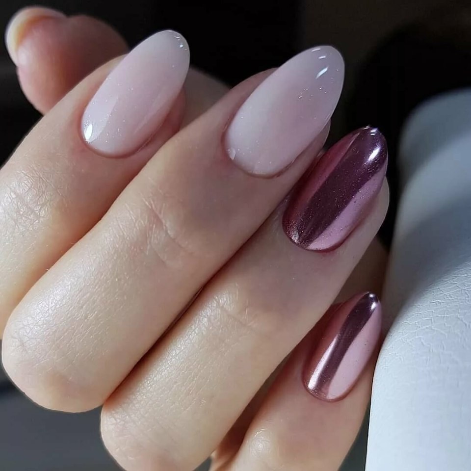 Маникюр 2021 кошачий глаз красный