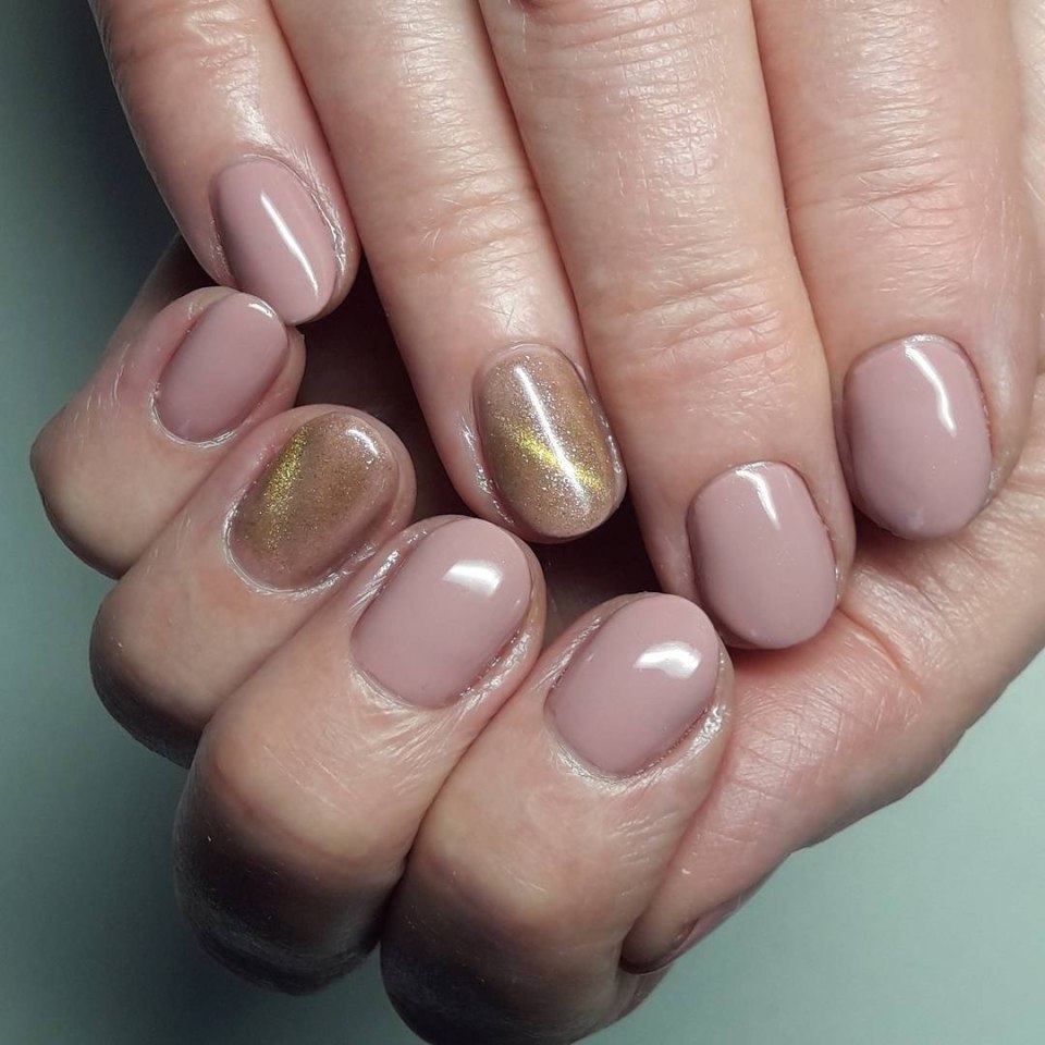 Маникюр кошачий глаз сиреневый