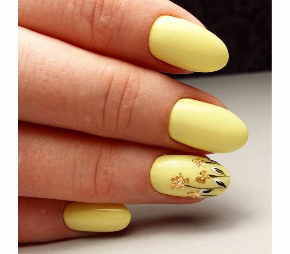 Лимонный маникюр