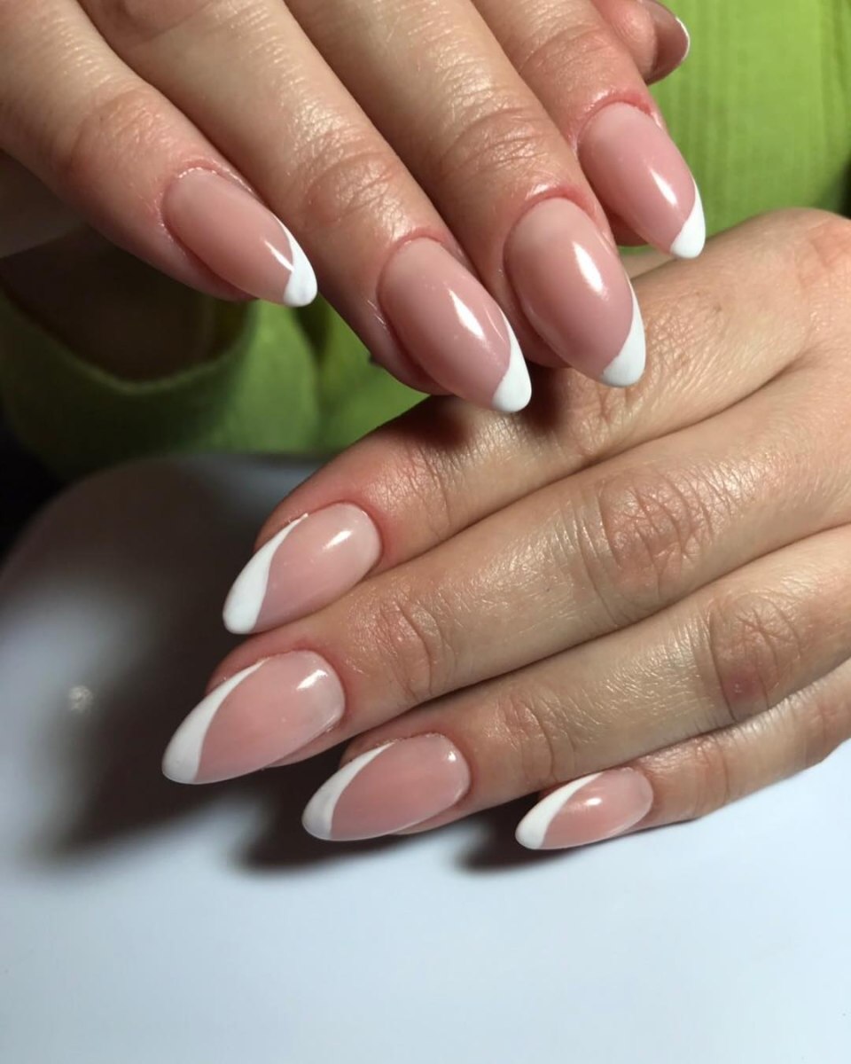 Френч на короткие ногти овал