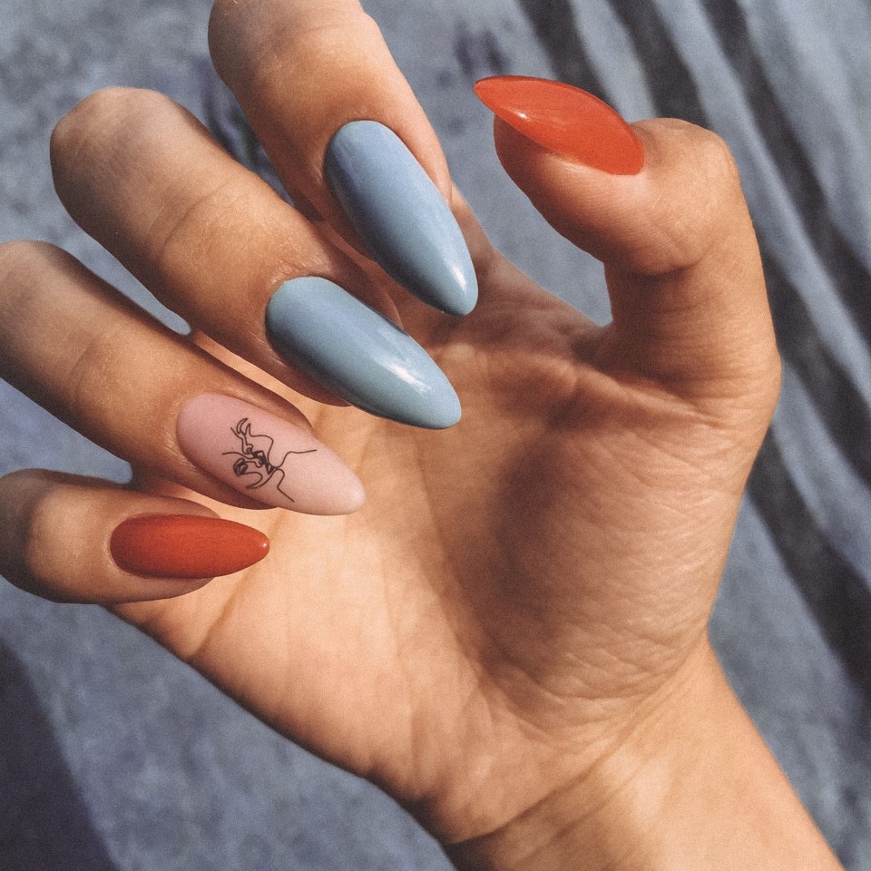 Маникюр на миндаль COSMOLAC 69