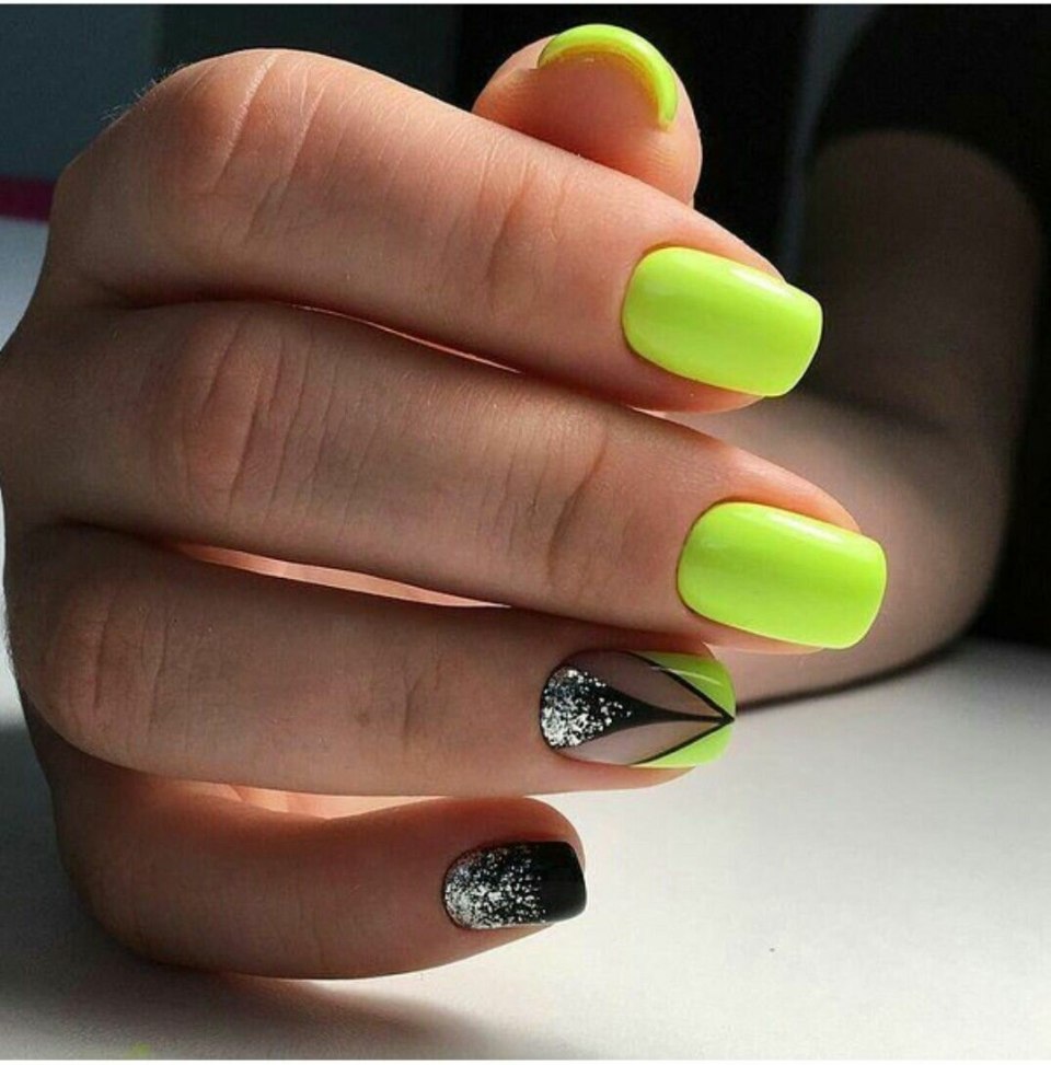 Яркие короткие ногти