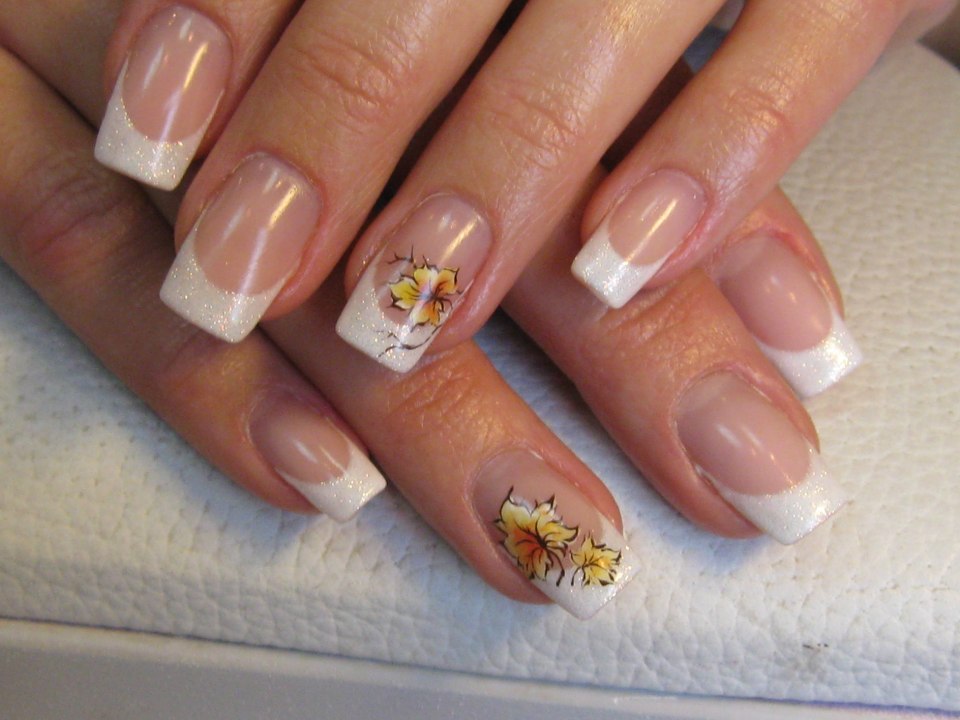 Осенние листья на ногтях