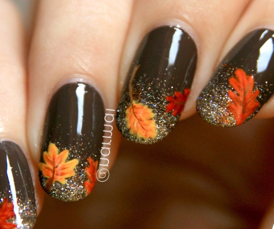 Осенний маникюр с фольгой