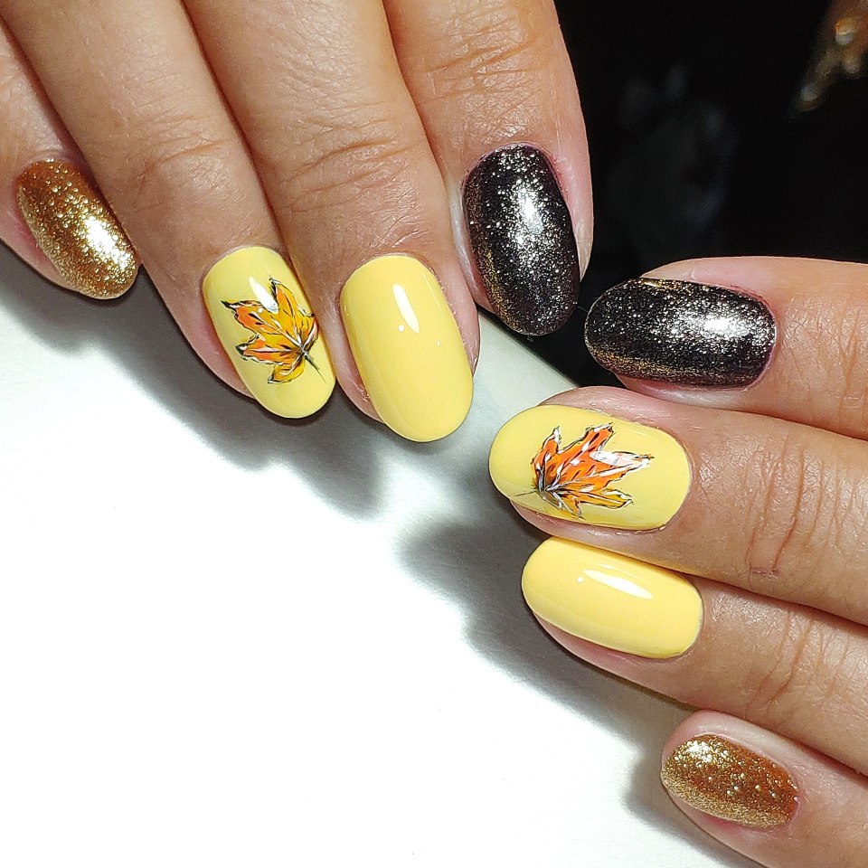 Осенний пейзаж на ногтях