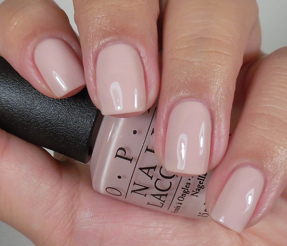 Лак OPI put it in Neutral