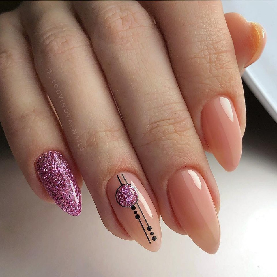 Маникюр 2020 розовый с блестками