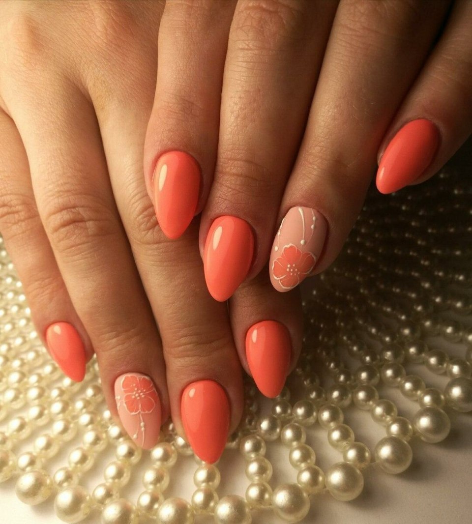 Однотонное покрытие ногтей