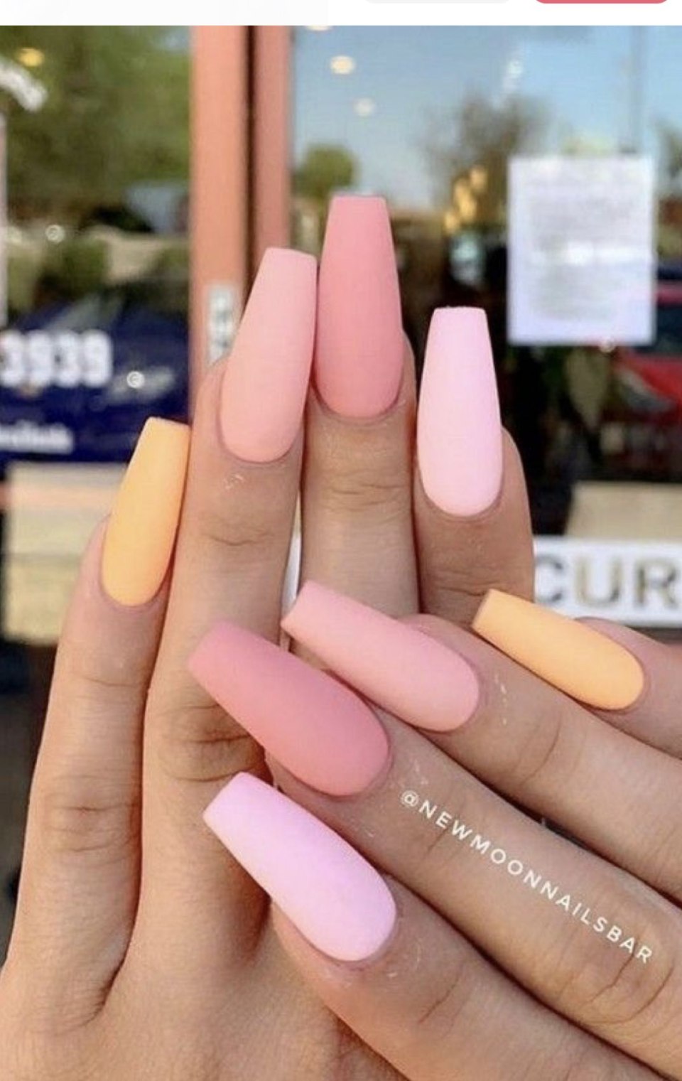 Маникюр острый миндаль 2021 модные тенденции