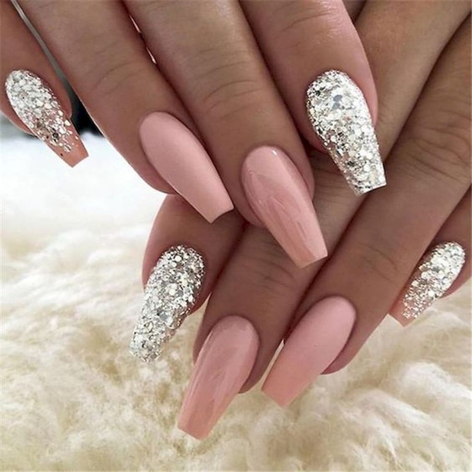 Маникюр Кайли Дженнер 2020