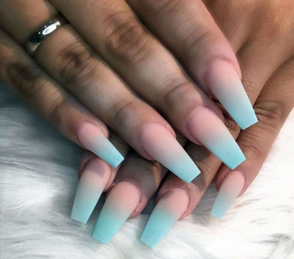 Серый маникюр балерина