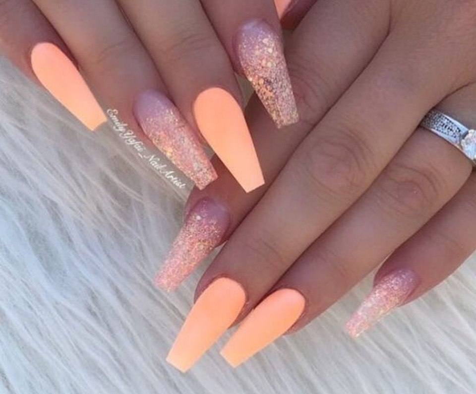 Нюдовый маникюр френч миндаль