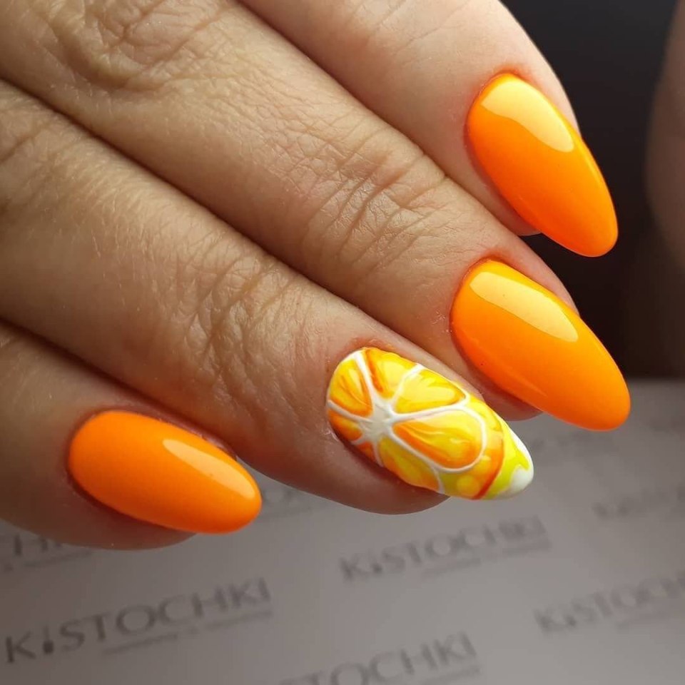Оранжевый маникюр