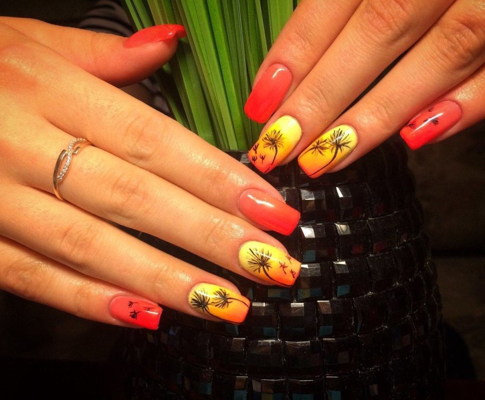 Летний маникюр оранжевый