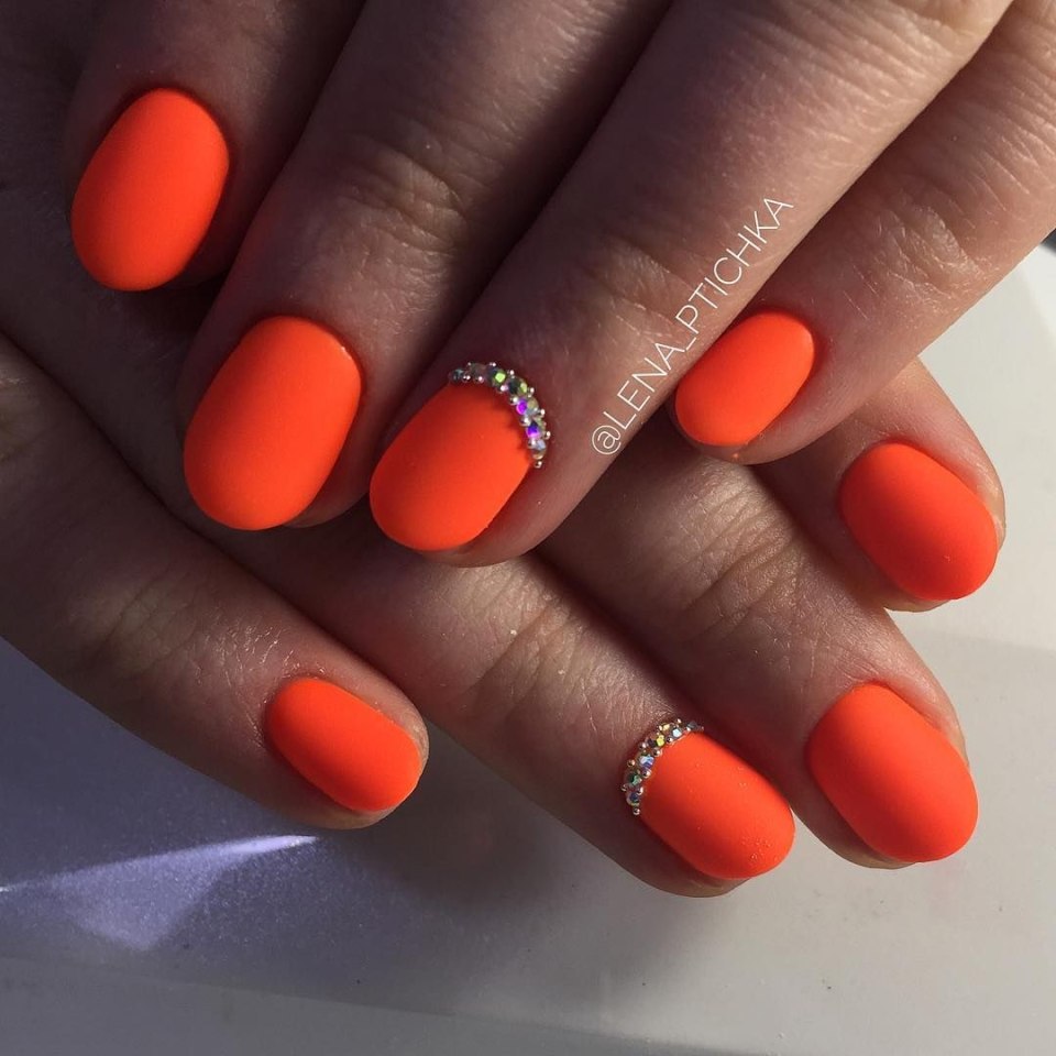 Оранжевые ногти