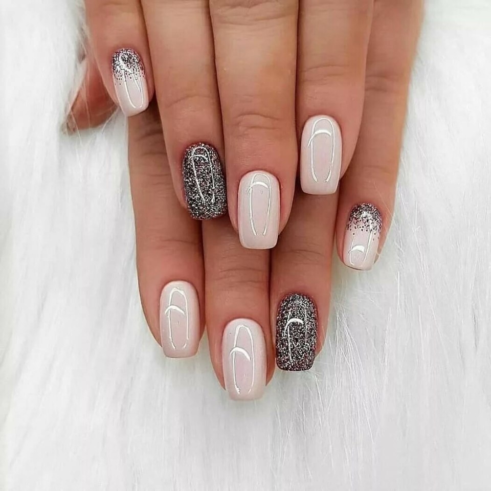 Нежный летний маникюр на короткие ногти