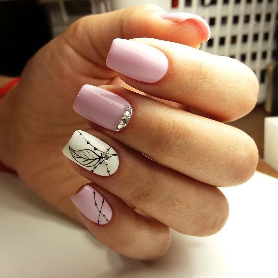 Элегантный маникюр на коротких ногтях