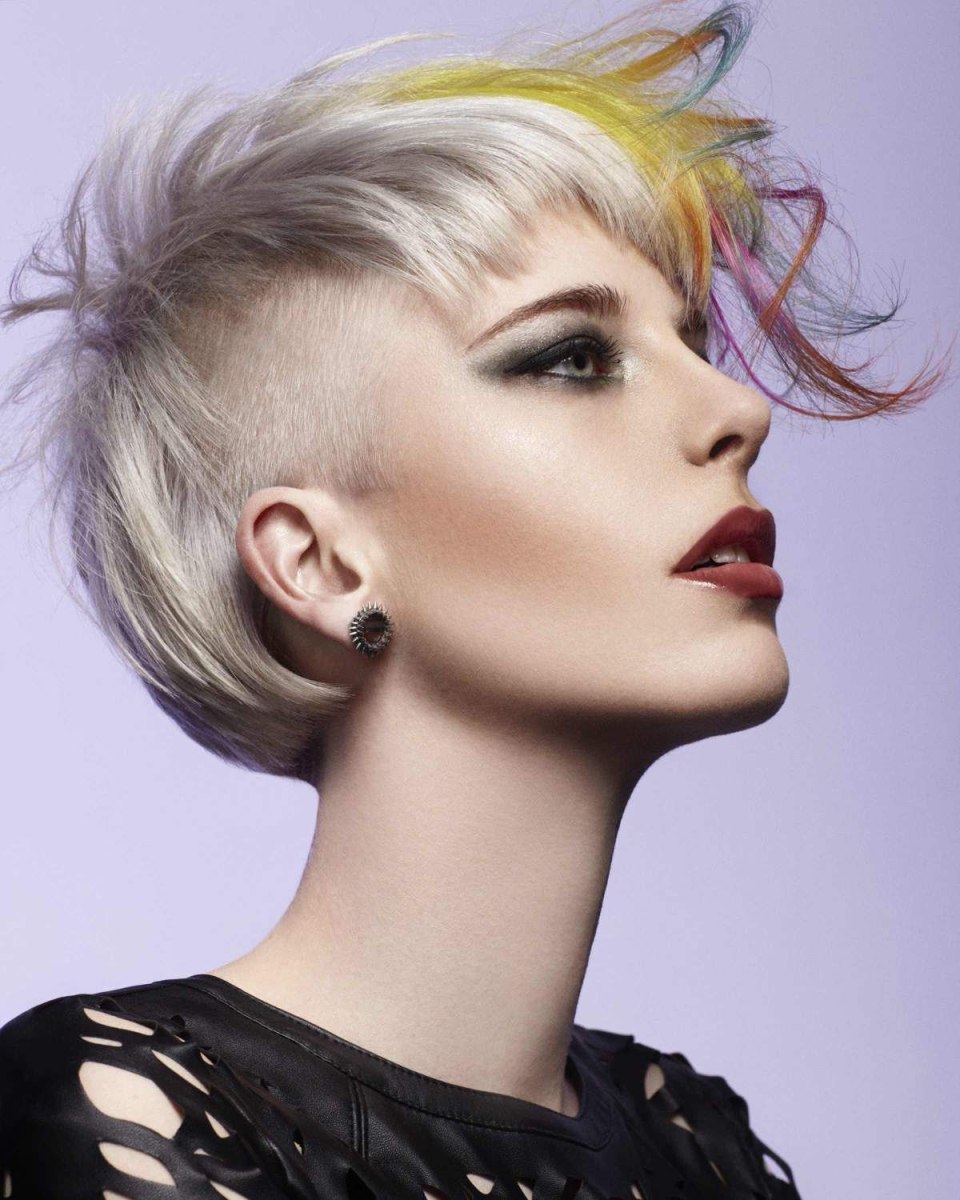 Модные стрижки 2021 женские Пикси