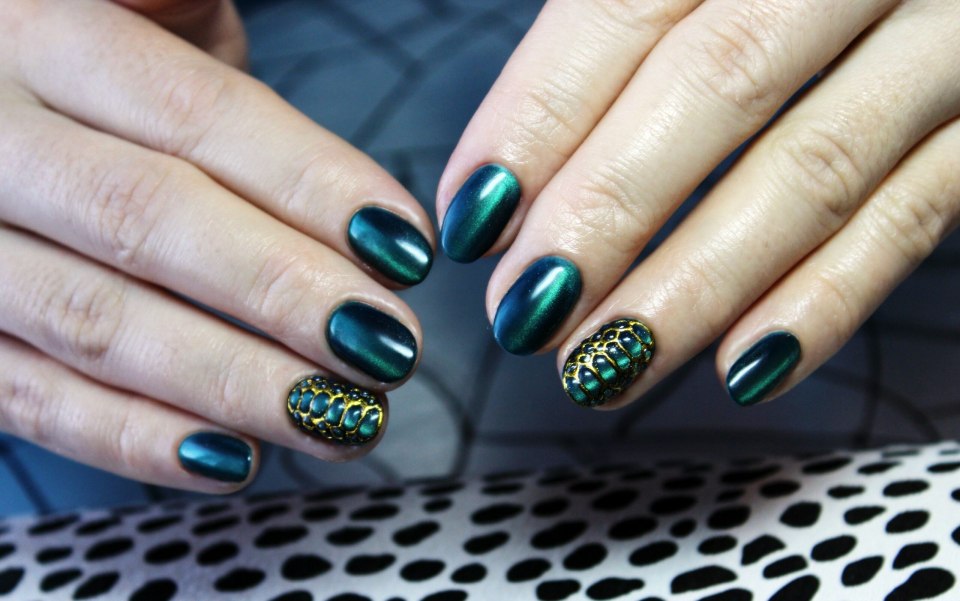 Маникюр магнитный гель-лак