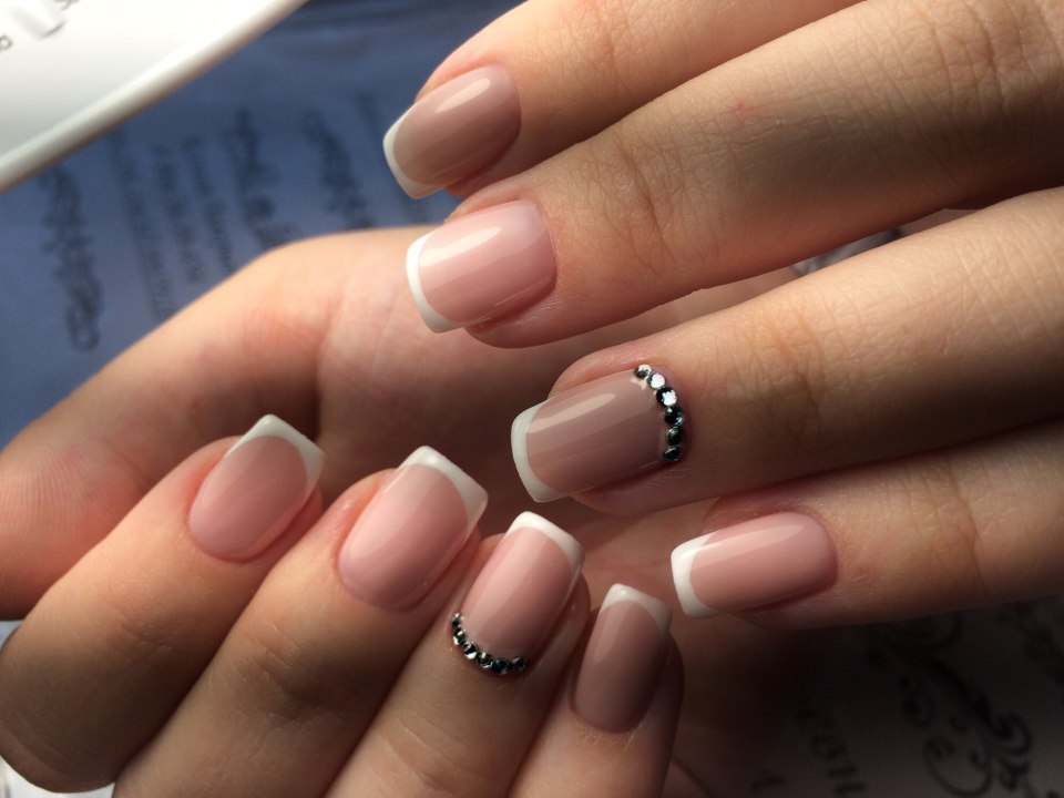 Френч на ногтях квадратной формы