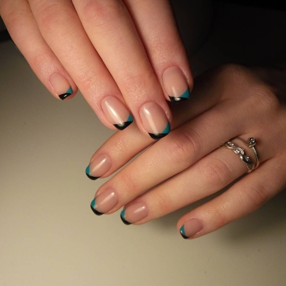 Маникюр френч цветной