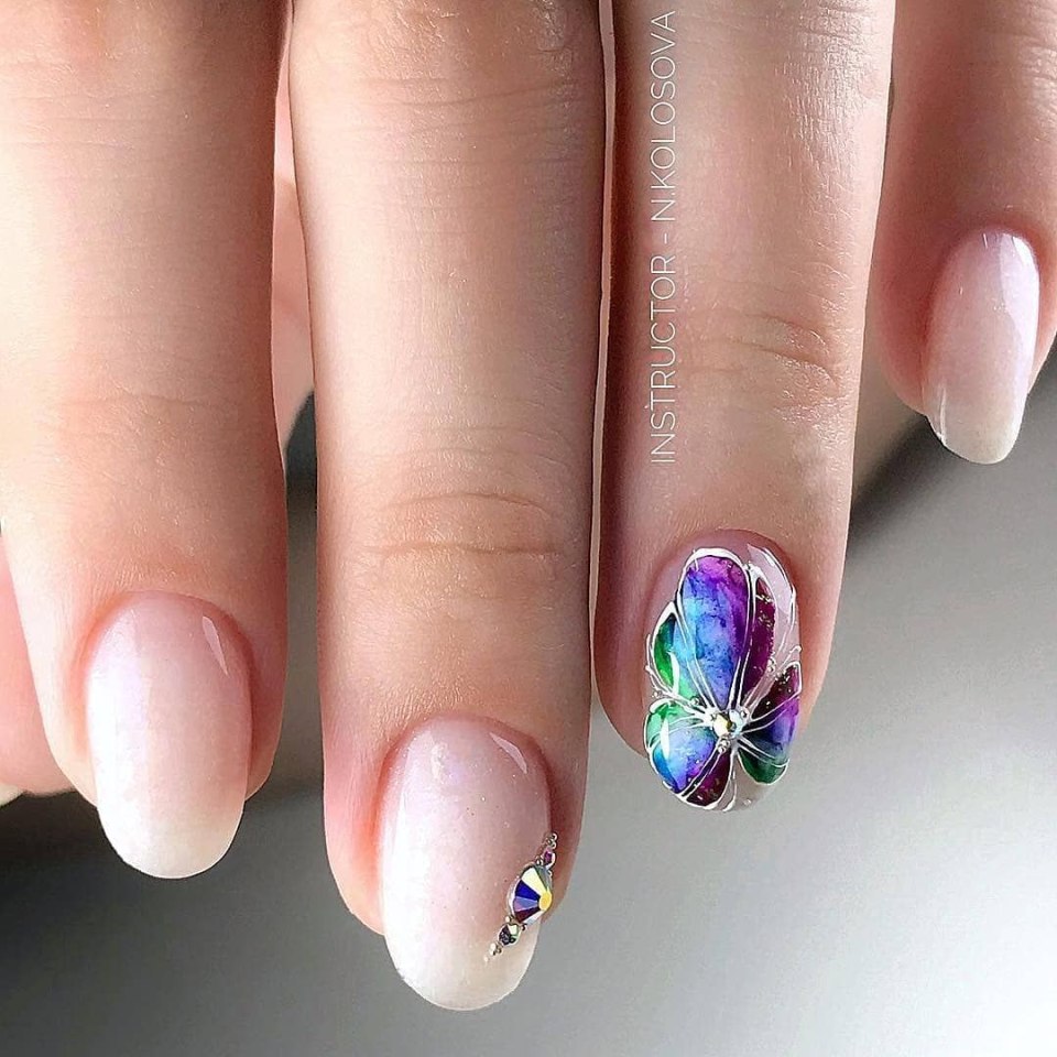 Дизайн ногтей на работу