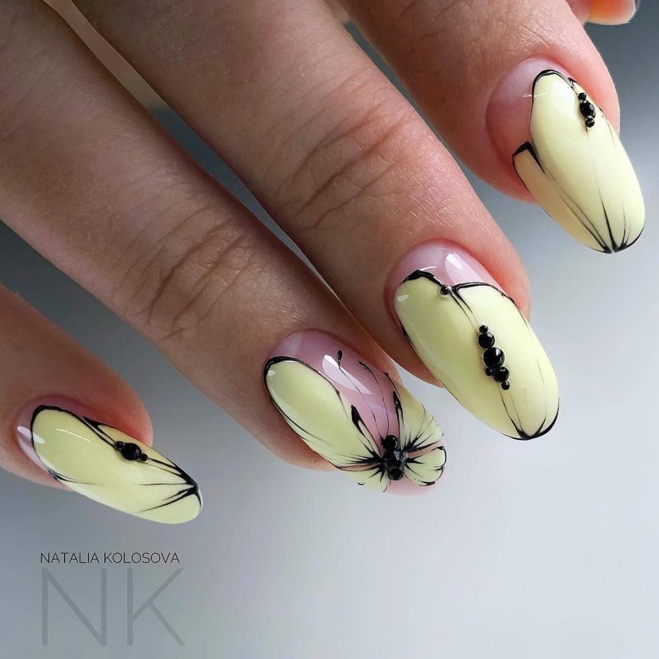 Маникюр с лепкой 2020 модные