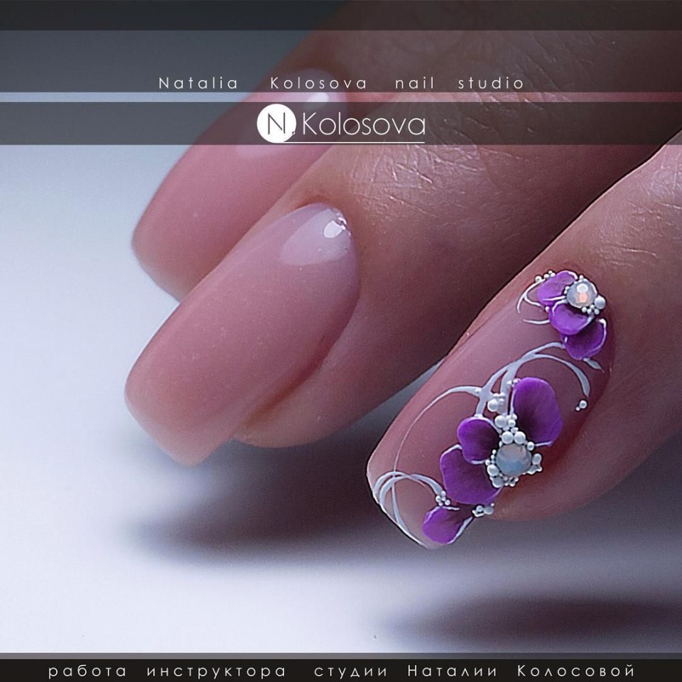 Маникюр с рисунком