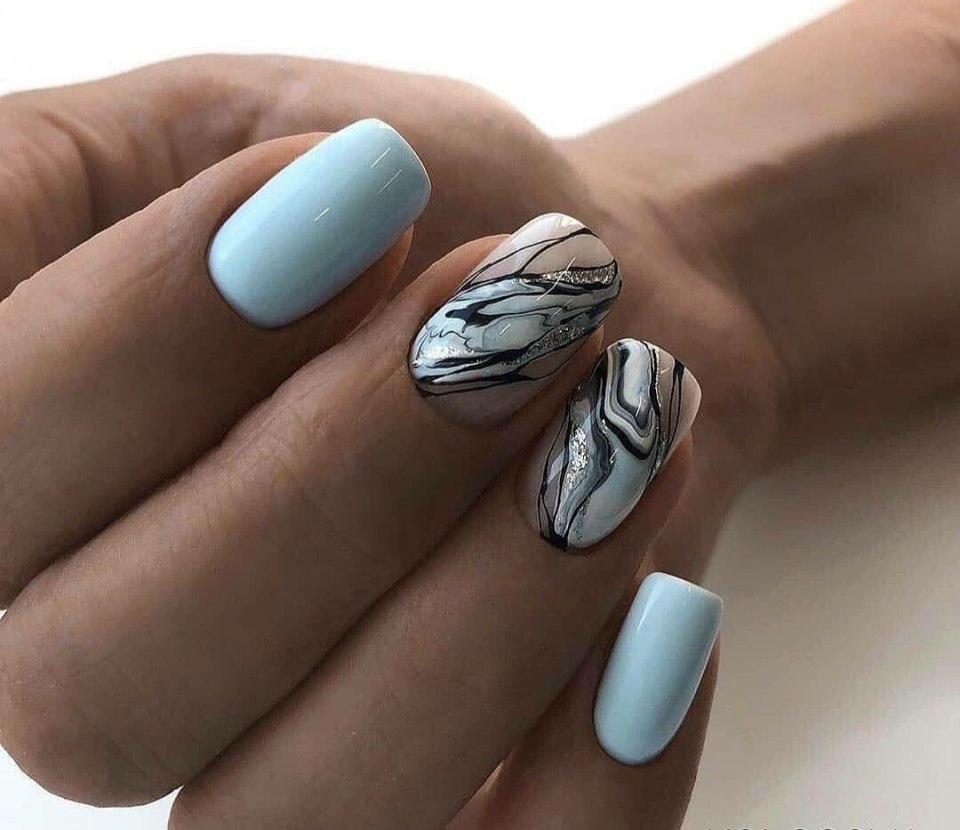 Наталья Пахомова маникюр красный