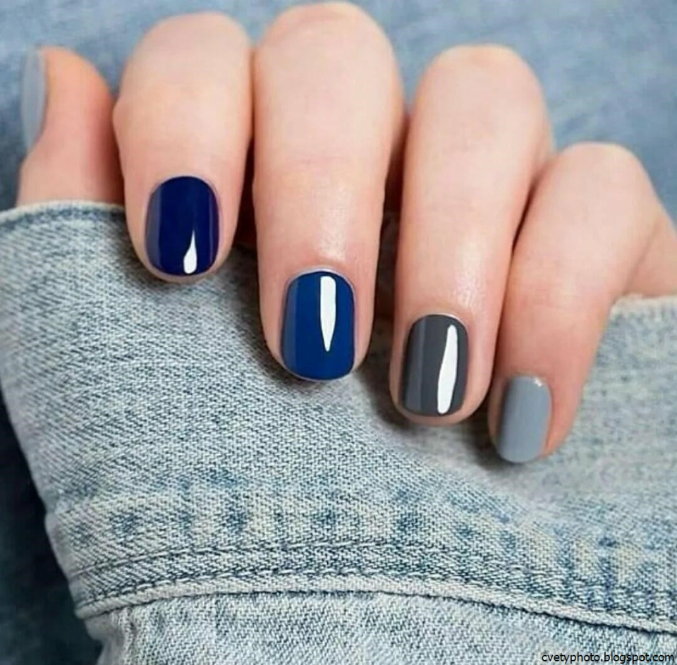 Essie темно синий