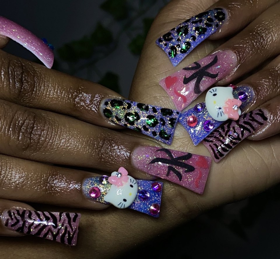 Маникюр на квадратные ногти 2021