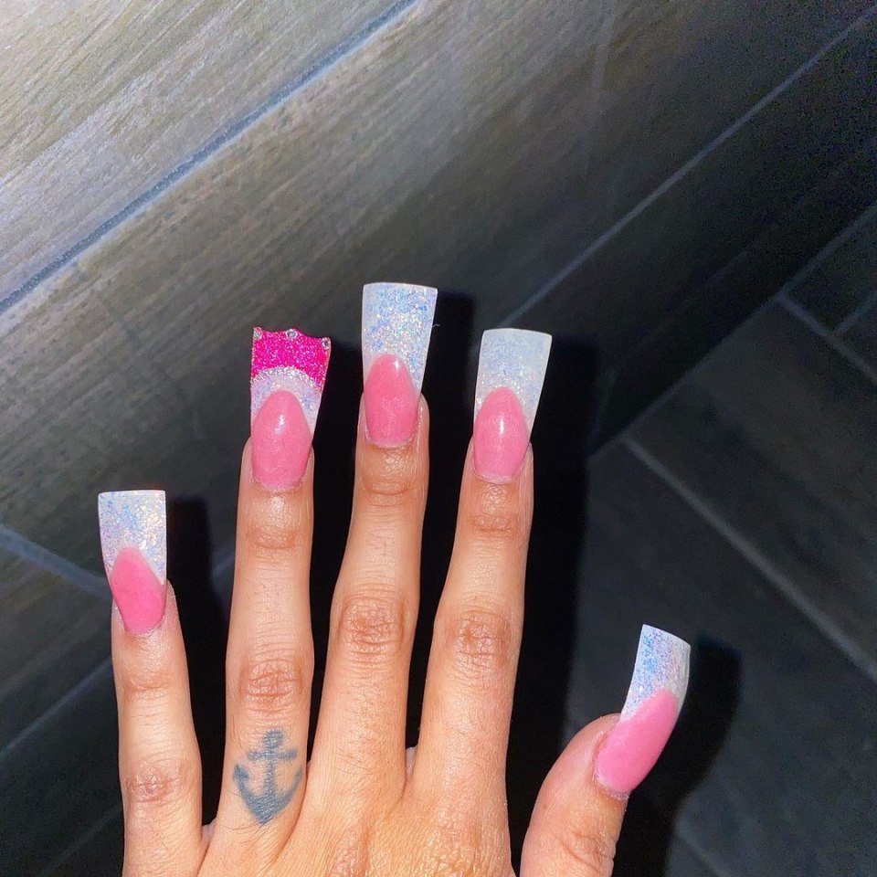 Форма ногтей Утиная лапка