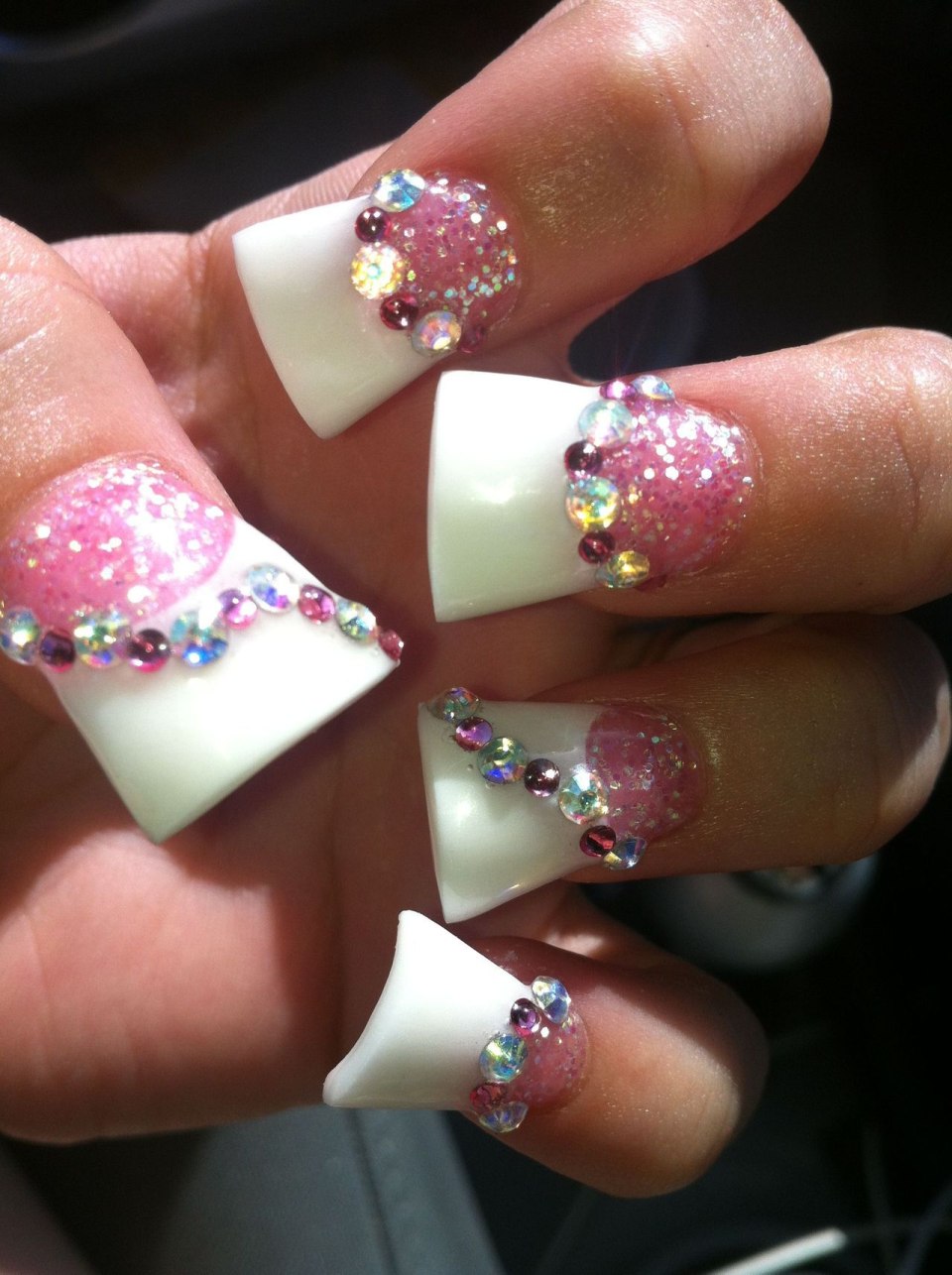 Ужасный яркий маникюр