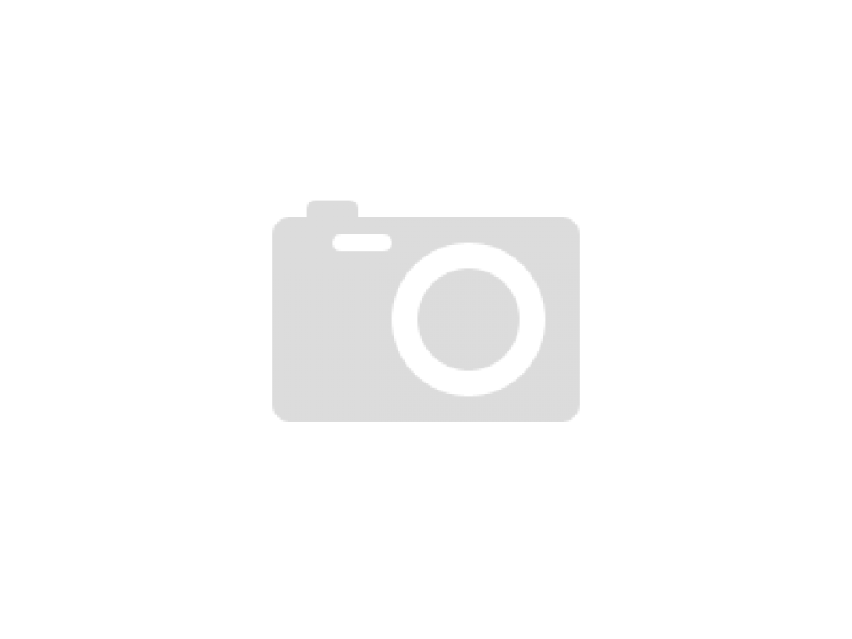 Бесцветный маникюр на короткие ногти