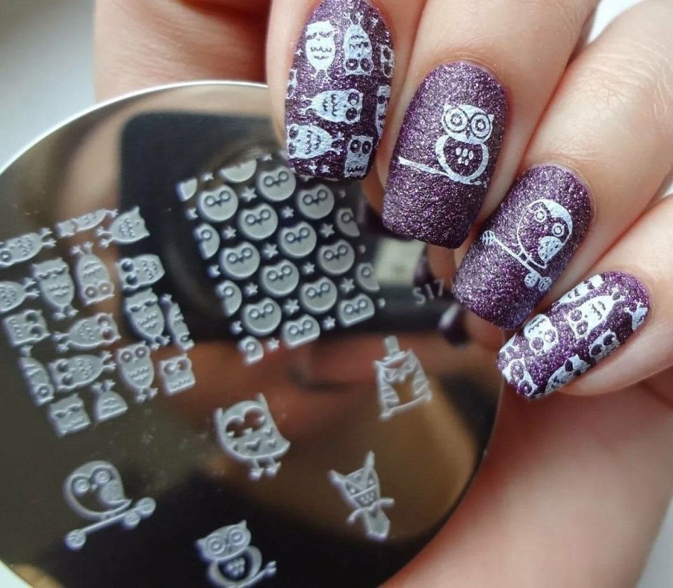 Маникюр со стемпингом