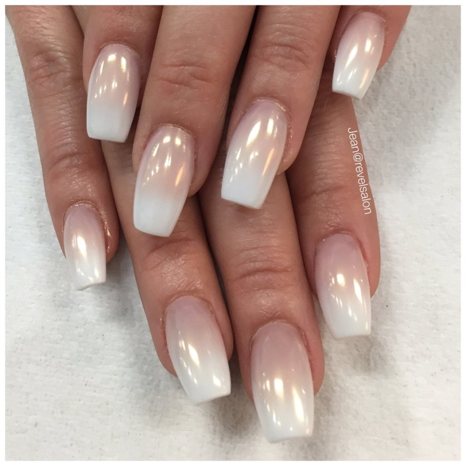 Маникюр градиент нюдовый